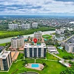 6Th Floor End Unit -Bay Side -With Gulf Views And Walk To Vanderbilt Beach