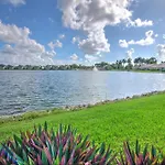 Lake View Villa With A 1 Car Garage 2 Bedrooms In Lakeside Of Naples Fl