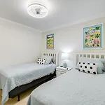 Naples Condo With Pool - Walk To Dining And Beach