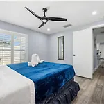 Charming 2Bd Waterfront Home In Naples