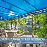 Luxury With Private Lanai Views And Close To The Pool