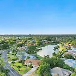 Private Pool Pond Views Bonus Lounge In Gated Naples Community Drive To Dining Sand