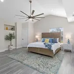 3 Min To Beach With 3 King Ensuites And Private Pool