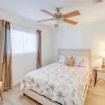 Cozy And Bright Naples Abode With Community Amenities!