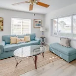 Cozy And Bright Naples Abode With Community Amenities!