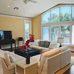 Palm River Estate - Five Bedroom Home