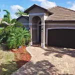 Perfect Naples - Saltwater Pool - 2 Master Br - 3 Br3Ba