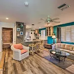 Updated Naples Cottage - Near Beaches And Golfing!