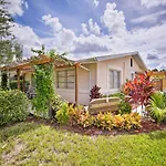 Updated Naples Cottage - Near Beaches And Golfing!