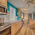 Updated Naples Cottage - Near Beaches And Golfing!