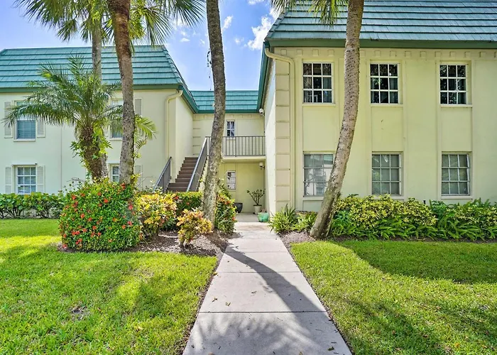 Relaxing Condo With Screened-In Lanai, 4 Mi To Beach