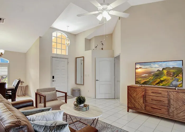 Superb Villa With Private Pool In Naples