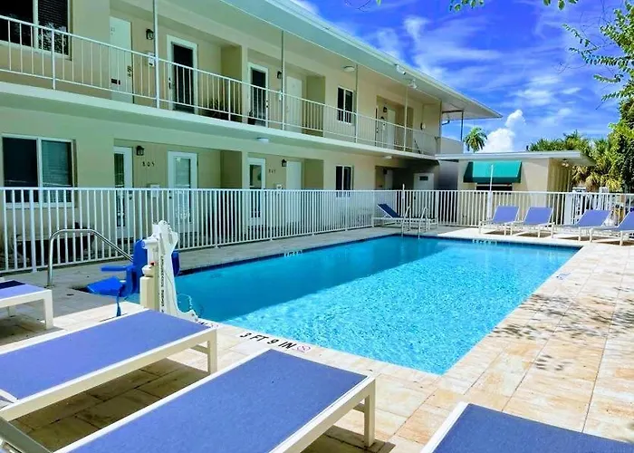 Olde Naples Condo #813