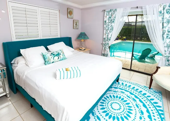 In The Heart Of Naples, Suite With Lake & Pool