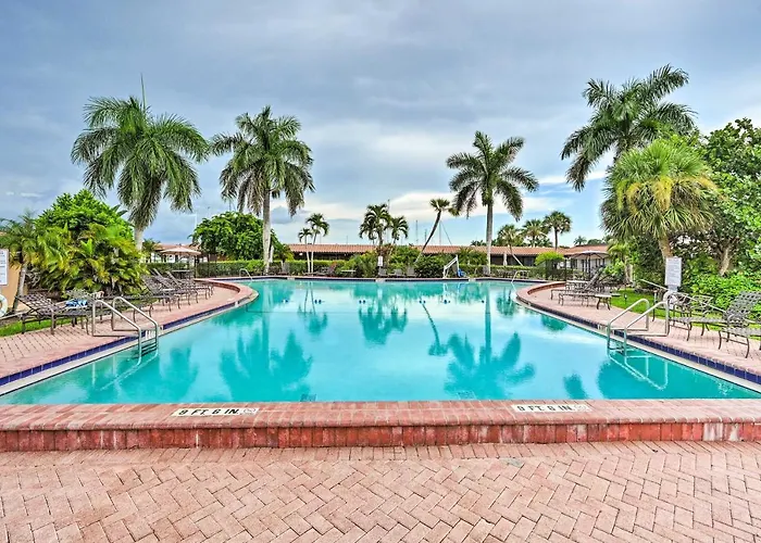 Naples Studio Near Everglades With Marina!