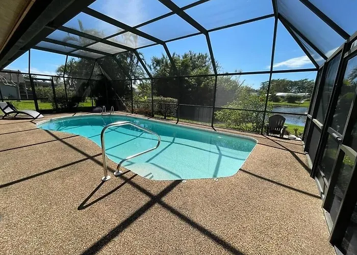 Great Family Home With A New Sparkling Pool,Lovely Lake View, Close To Beach