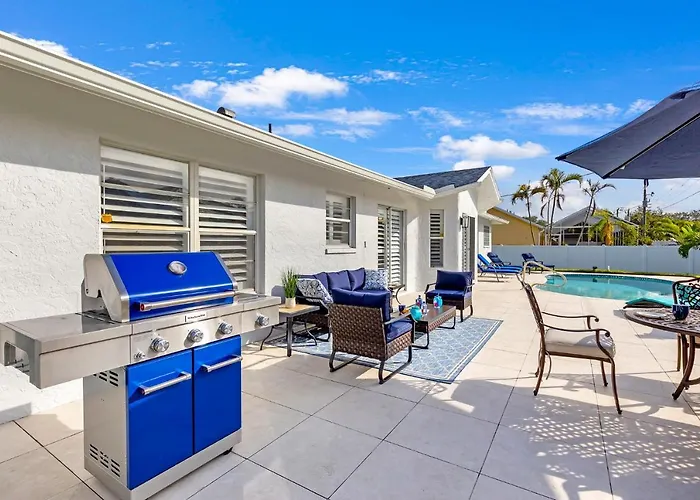 Private Pool｜Near Beach｜Fenced Yard｜Outdoor Living