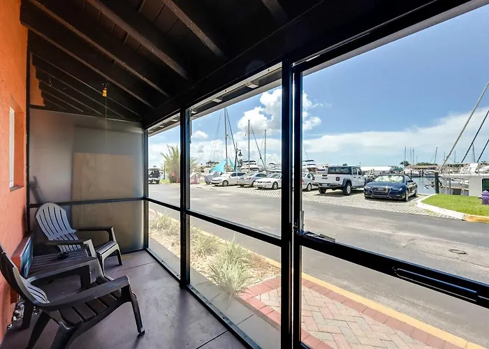 Quaint Naples Studio With Community Fitness Center