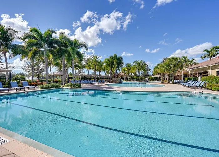 Naples Villa With Pool Access, 10 Mi To Beach!
