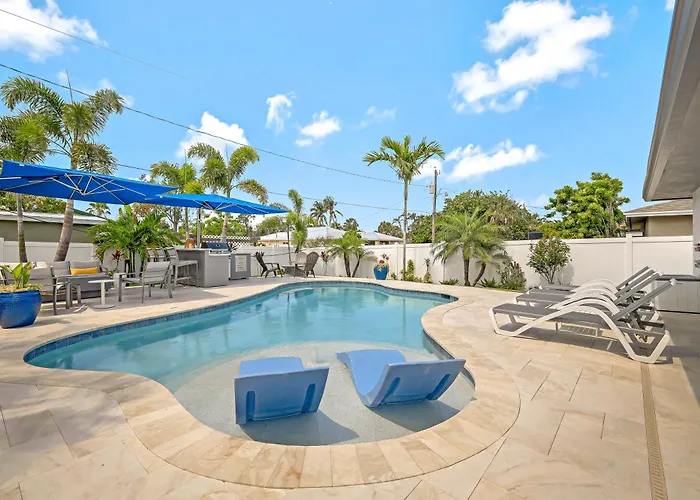 Ocean Pearl Luxury - 1 Mile To The Beach! - Salt Water Pool - Southern Exposure