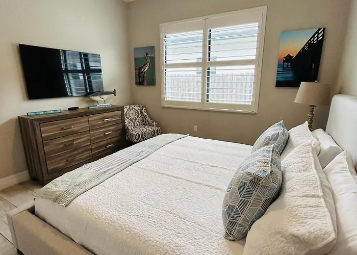 Bella Casa At The Beach 4 Bd Rms 2 En-Suites
