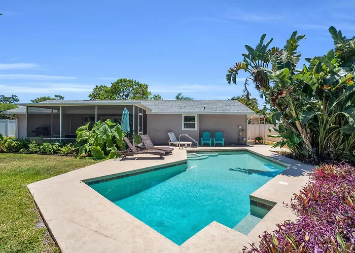 Naples Single Family Pool Home - Kayak The Gordon River & Be Close To The Beach!