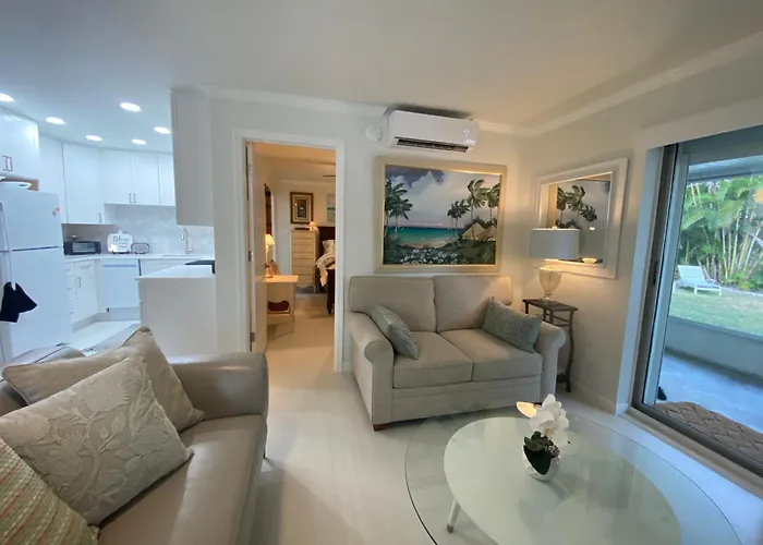 Closest 1Br To Vanderbilt Beach, Full Kitchen With Dishwasher, All New!