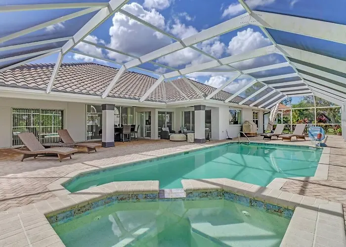 Spacious Luxury Home With Heated Pool And Hot Tub