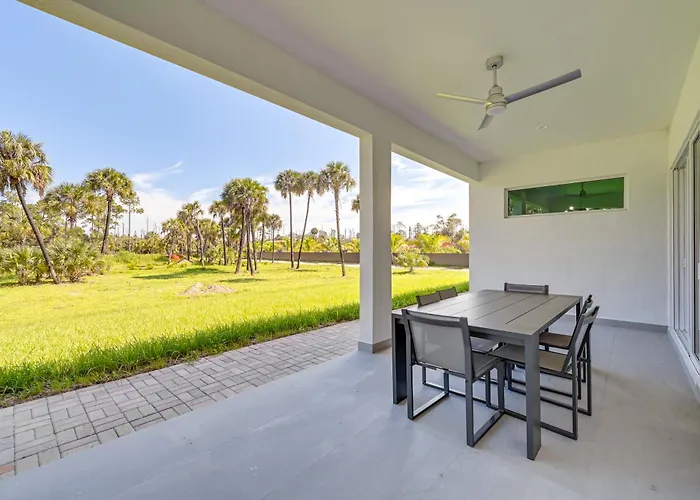 Pets Welcome - Home On 2 5 Acres In Naples!