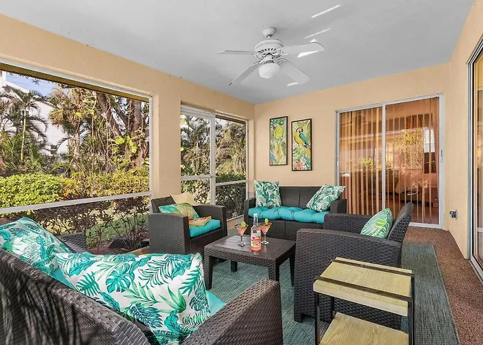 Tropical Vacation Home Close To Vanderbilt Beach