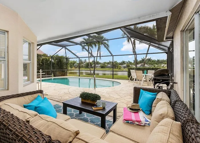 Lazy Days And Lake Views. Beautiful Naples Pool Home