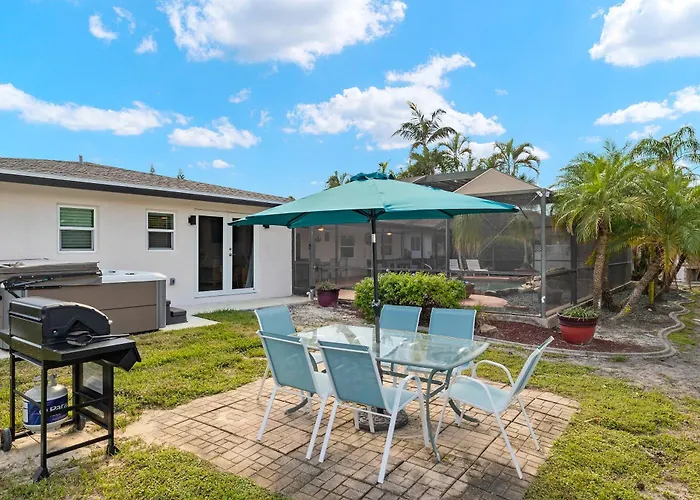 6 Bed 4 Bath Family Fun Pool Home Near Beach!