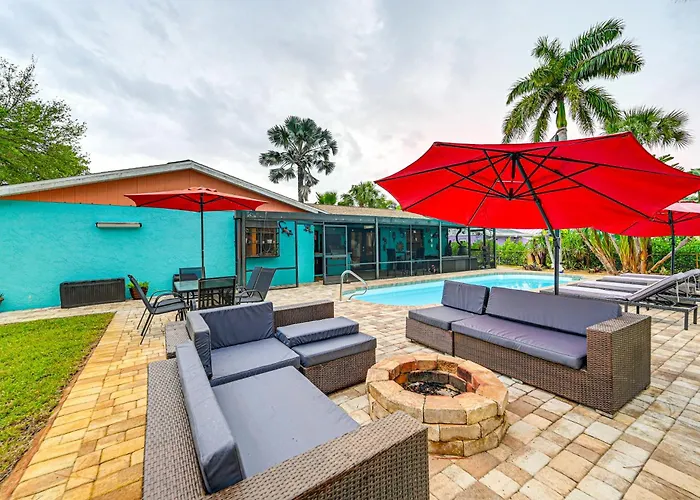 Naples Home With Outdoor Kitchen And Private Pool!