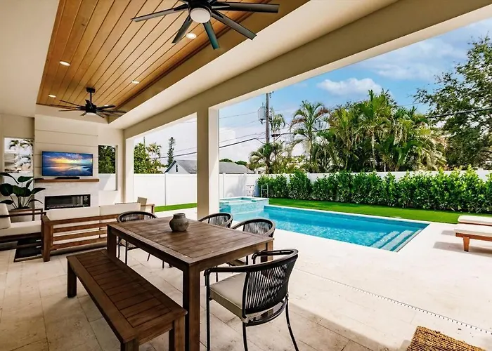 Naples Paradise Cove Luxury Beach Home