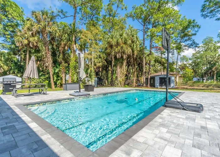 Beautiful Home In Naples With Huge Private Pool