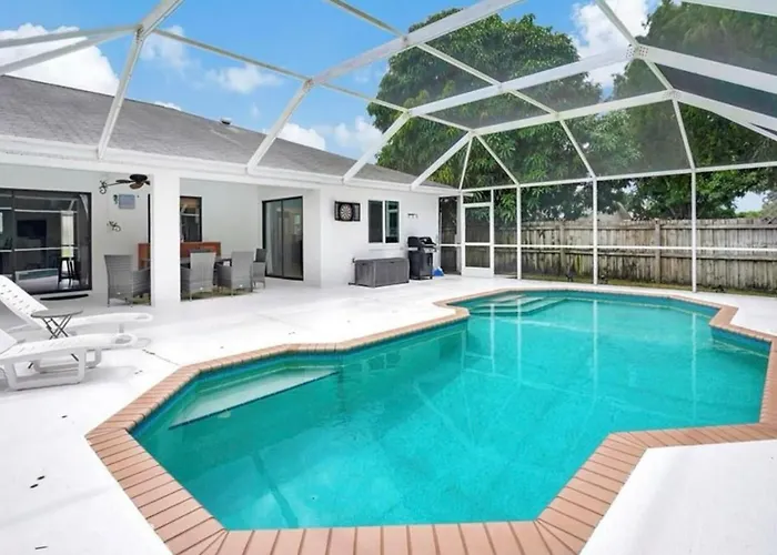 Naples Pool House!
