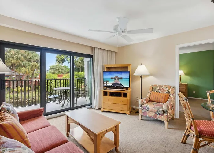 Deluxe Condo With Resort Views