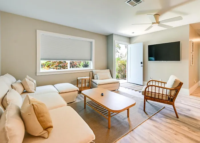 Home Close To Naples Beach - Pets Welcome!