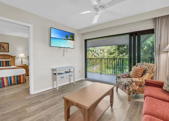 End Unit With Private Views