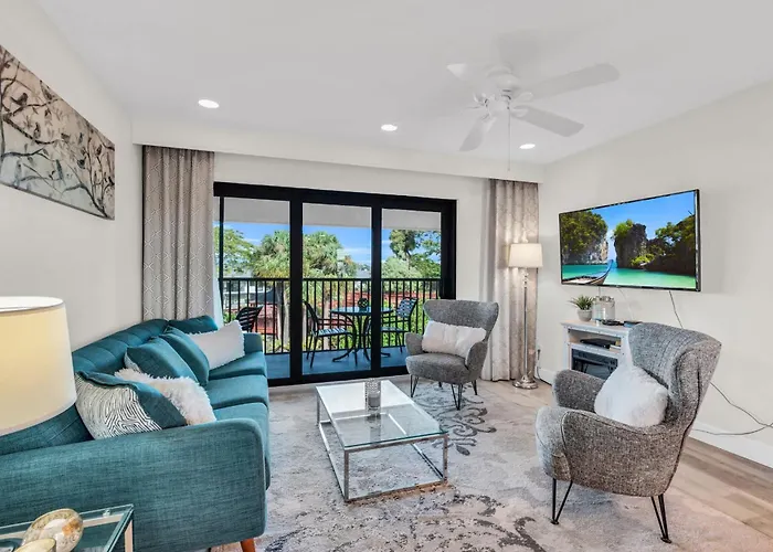 Gorgeous Inside - Stunning Resort Views