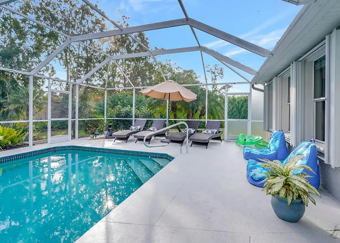 Live Like A Local Charming Pool Home In Berkshire Lakes