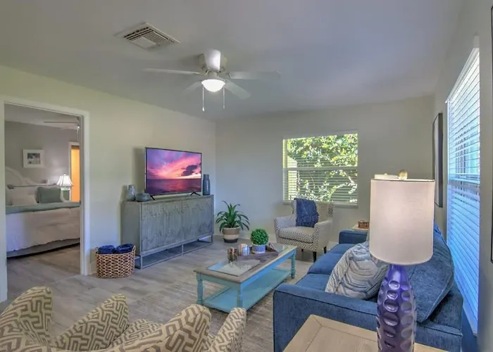 Naples Bliss Upscale Haven With Pool