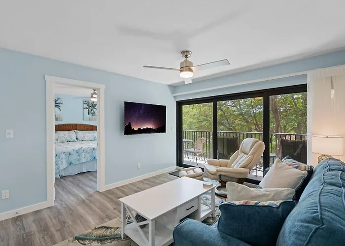Luxury With Private Lanai Views And Close To The Pool