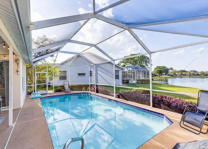 Private Pool Pond Views Bonus Lounge In Gated Naples Community Drive To Dining Sand