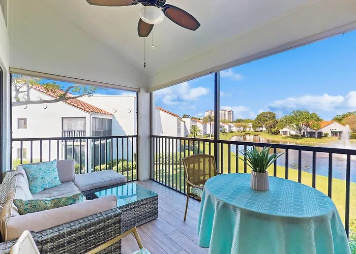Beachwalk Getaway In Naples