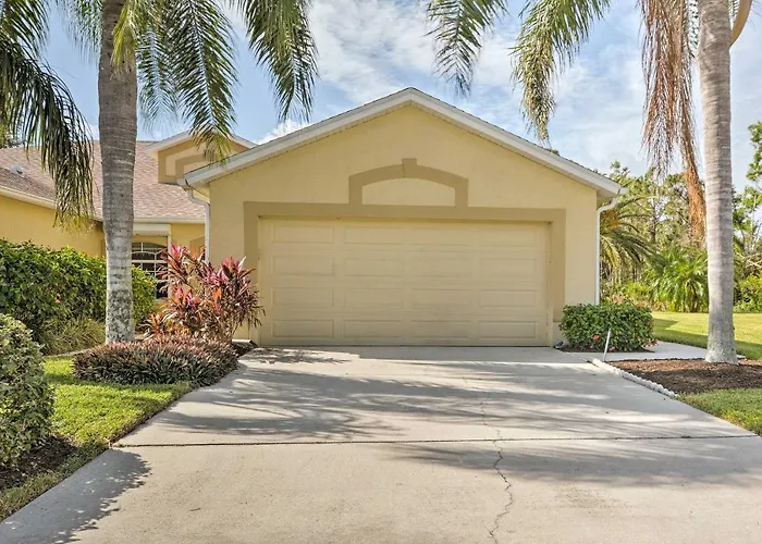 Naples Villa With Lanai And Pond View 5 Mi To Beach!