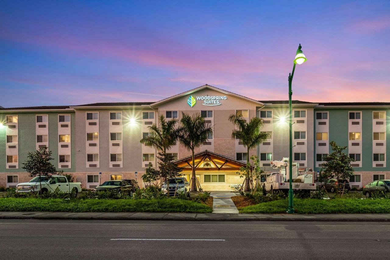 Woodspring West Naples