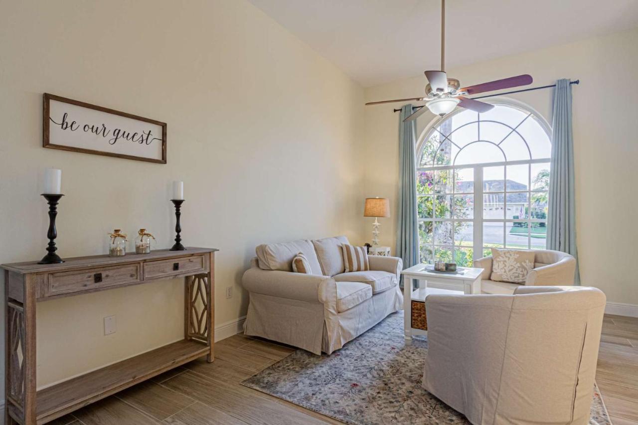 Crown Pointe-mabry Drive Holiday home Naples