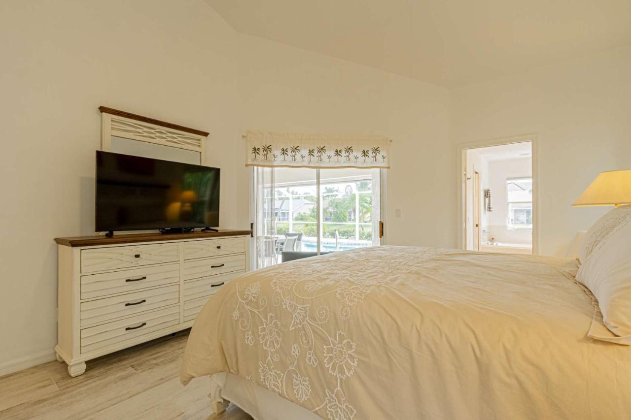 Crown Pointe- Lochwood Ct. Holiday home