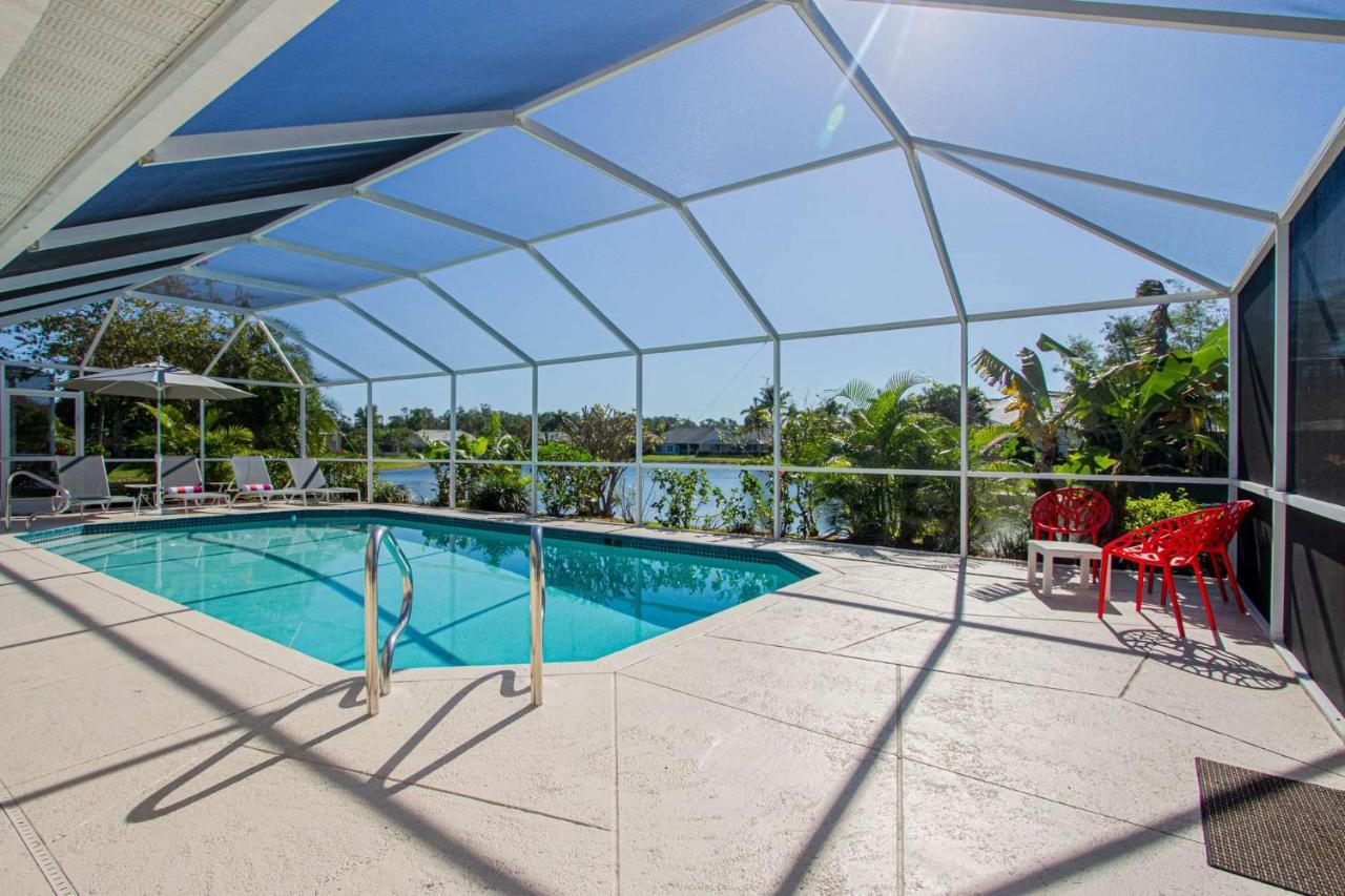 Crown Pointe- Crown Pointe Blvd.,e. Naples